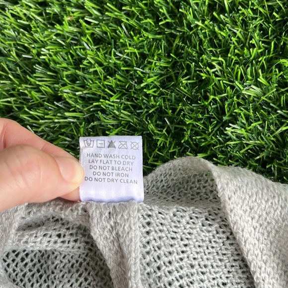 Gray Wrap - Picture 4 of 5